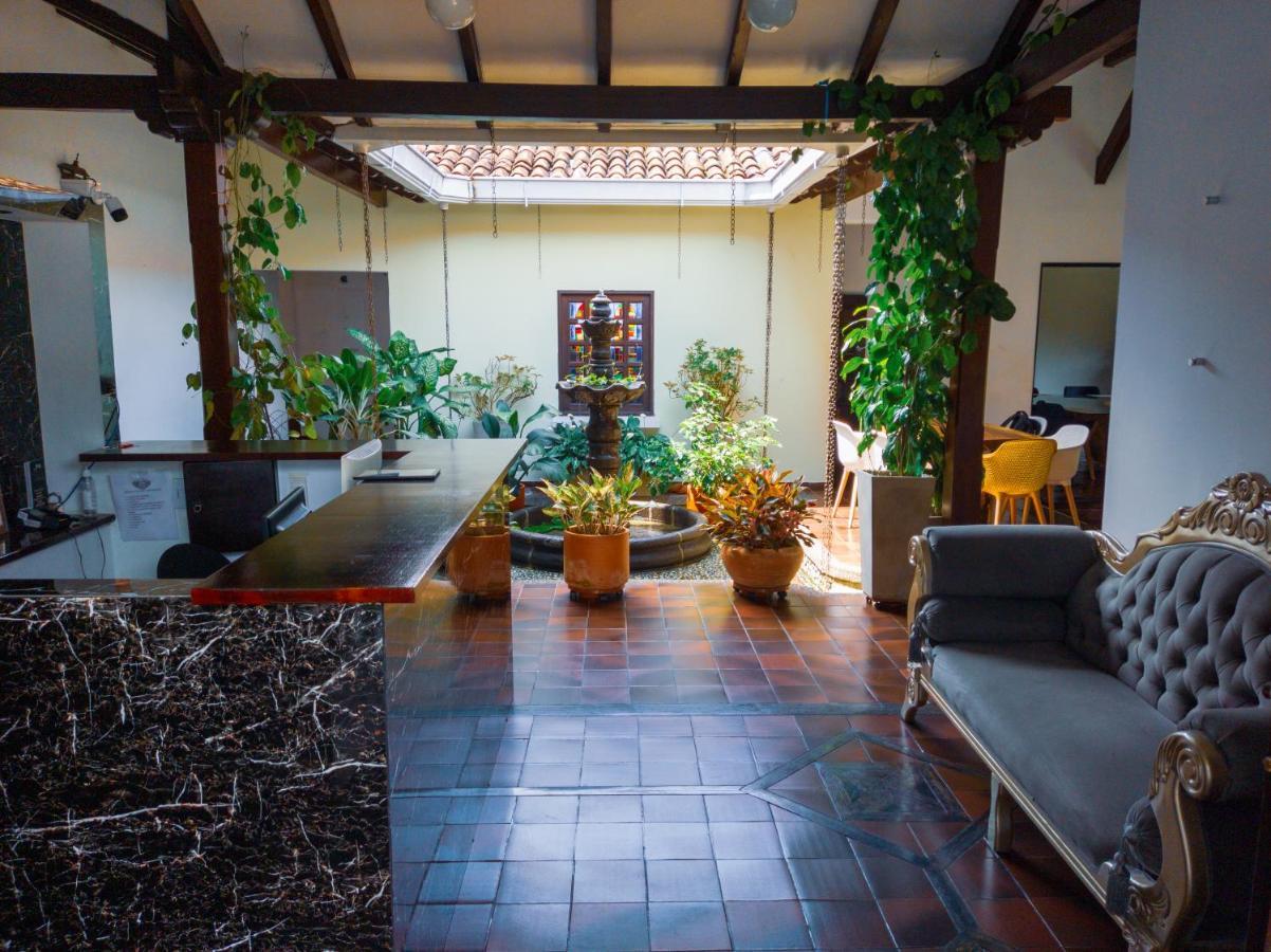 Hotel Boutique La Casa De Piedra 卡利 外观 照片
