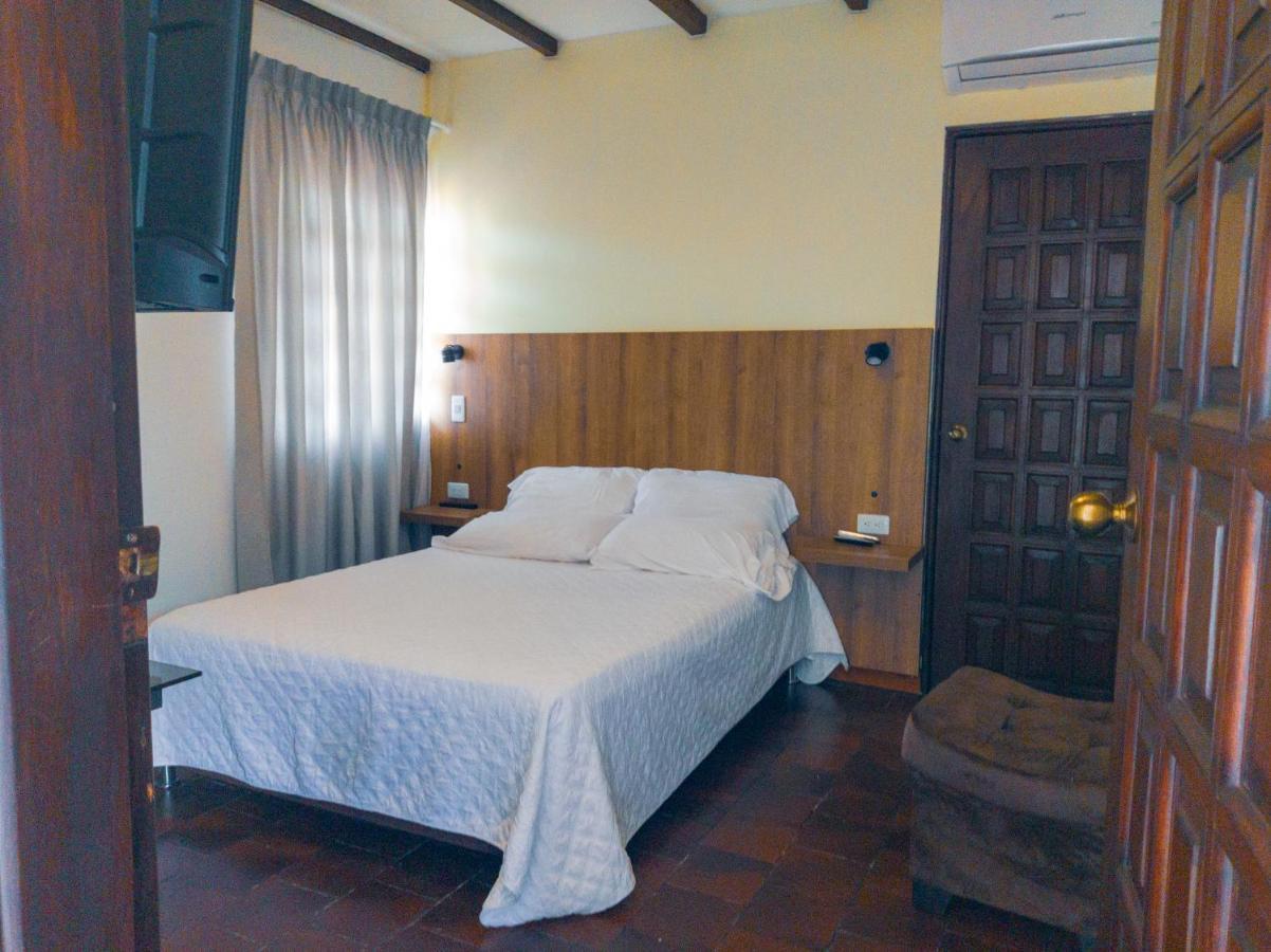Hotel Boutique La Casa De Piedra 卡利 外观 照片
