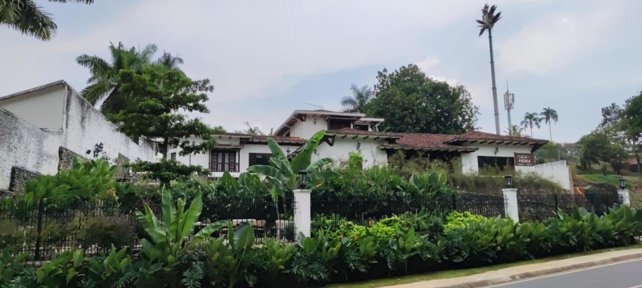 Hotel Boutique La Casa De Piedra 卡利 外观 照片