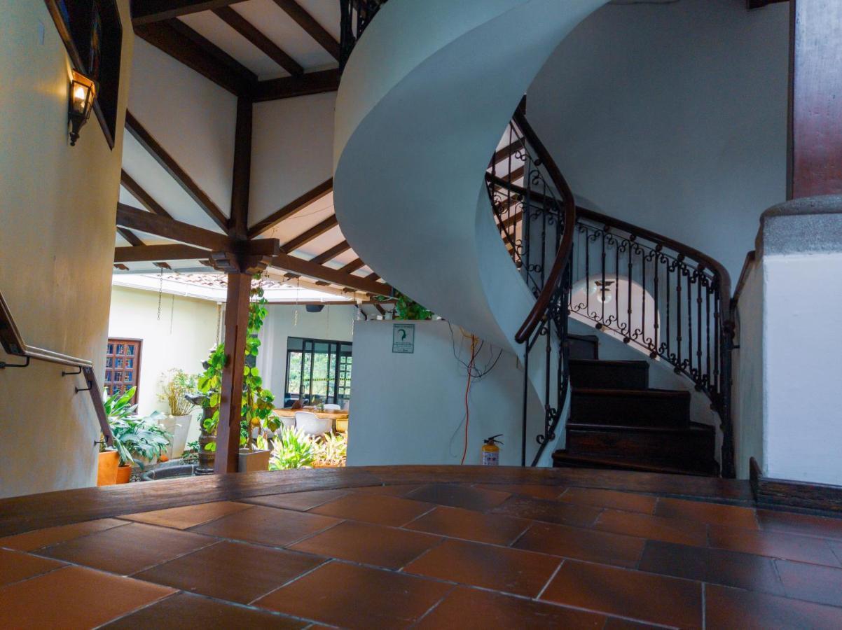 Hotel Boutique La Casa De Piedra 卡利 外观 照片